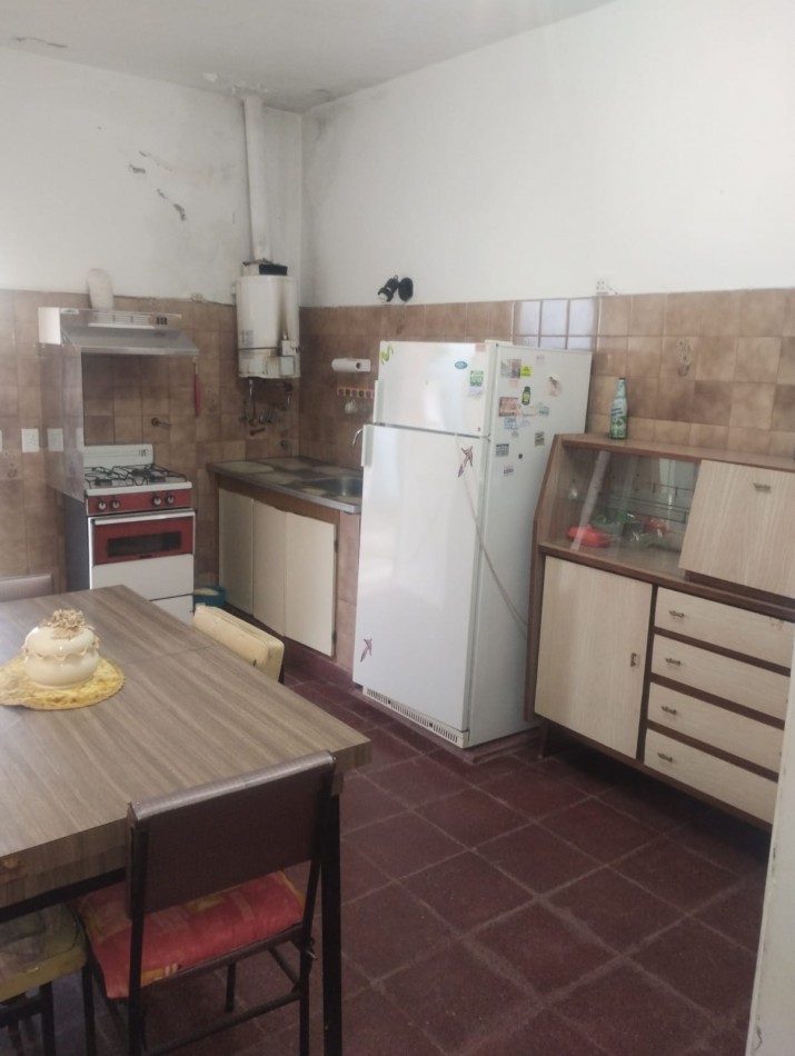 CASA DE 5 AMBIENTES EN SAN EDUARDO DEL MAR. CERCA DE MIRAMAR Y PEGADO A EL MARQUESADO