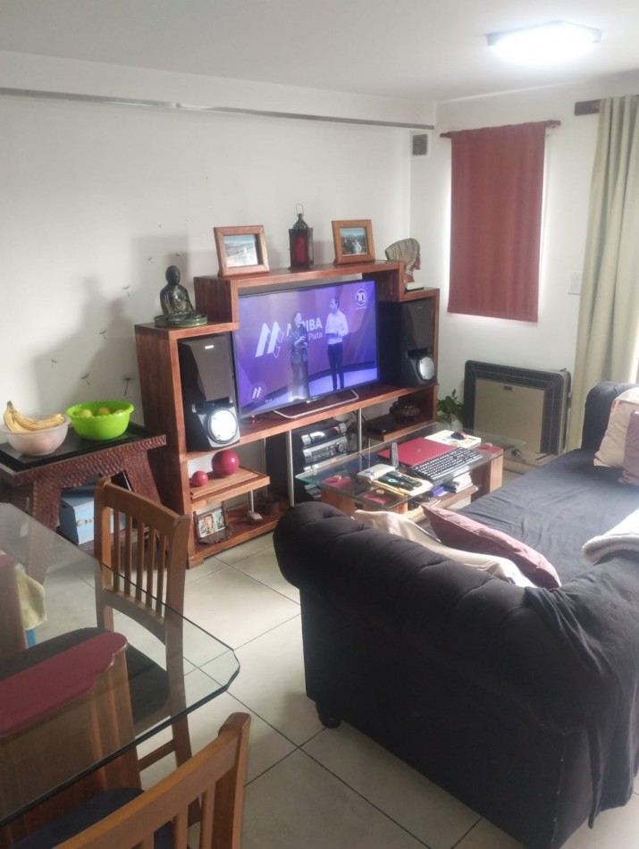 PH EN DUPLEX DE AMPLIOS 3 AMBIENTES CON ESPACIO DE COCHERA. DON BOSCO. APTO CREDITO. SIN EXPENSAS.