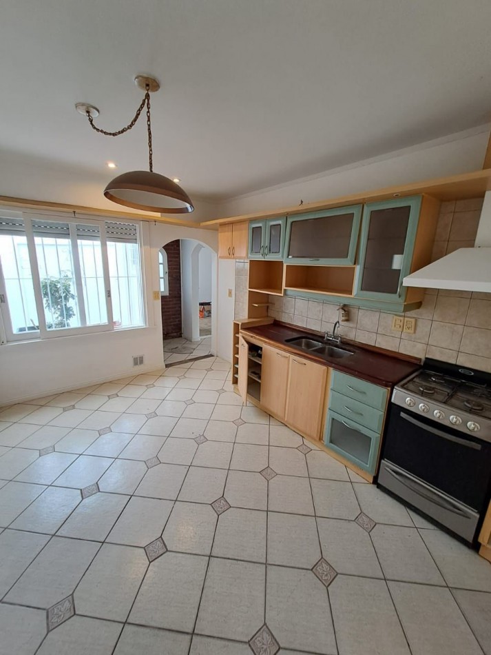 CHALET EN PH DE 4 AMBIENTES. PARQUE LURO. ESCRIBANIA DESIGNADA.