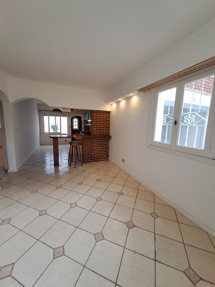 CHALET EN PH DE 4 AMBIENTES. PARQUE LURO. ESCRIBANIA DESIGNADA.