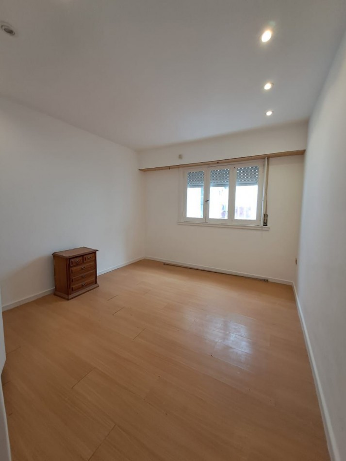 CHALET EN PH DE 4 AMBIENTES. PARQUE LURO. ESCRIBANIA DESIGNADA.