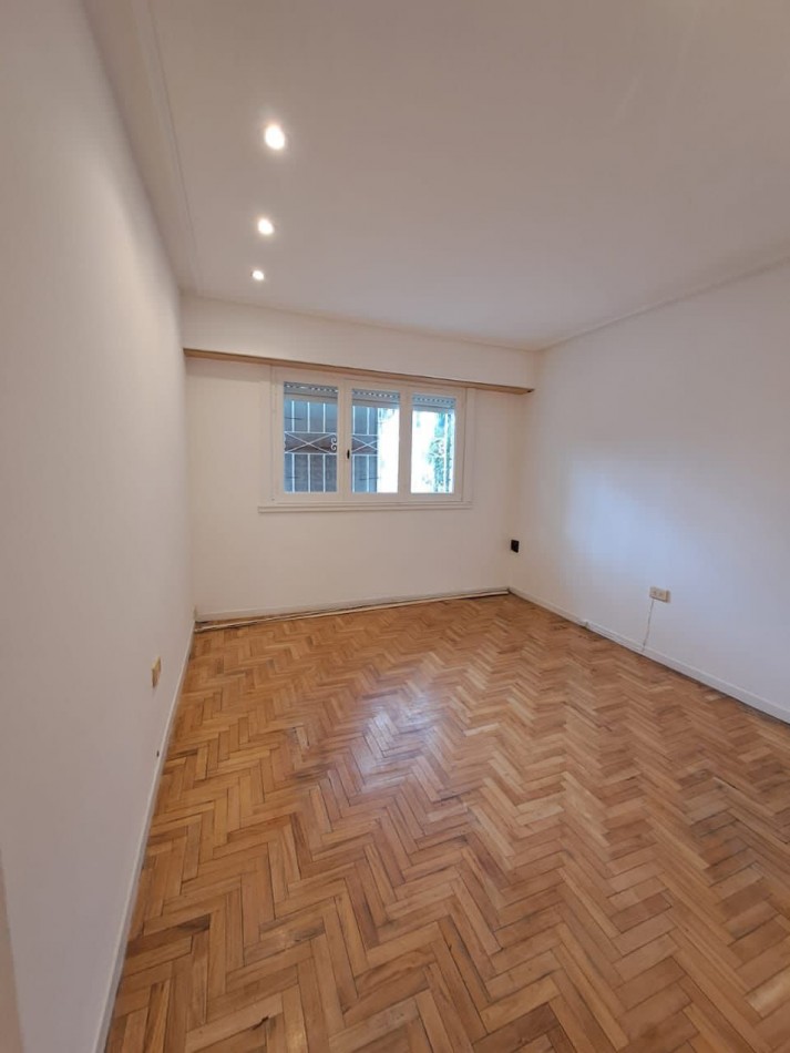 CHALET EN PH DE 4 AMBIENTES. PARQUE LURO. ESCRIBANIA DESIGNADA.