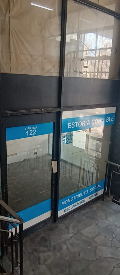 2 LOCALES EN DUPLEX CON ACCESOS INDEPENDIENTES EN GALERIA DE LURO E INDEPENDENCIA. OPORTUNIDAD