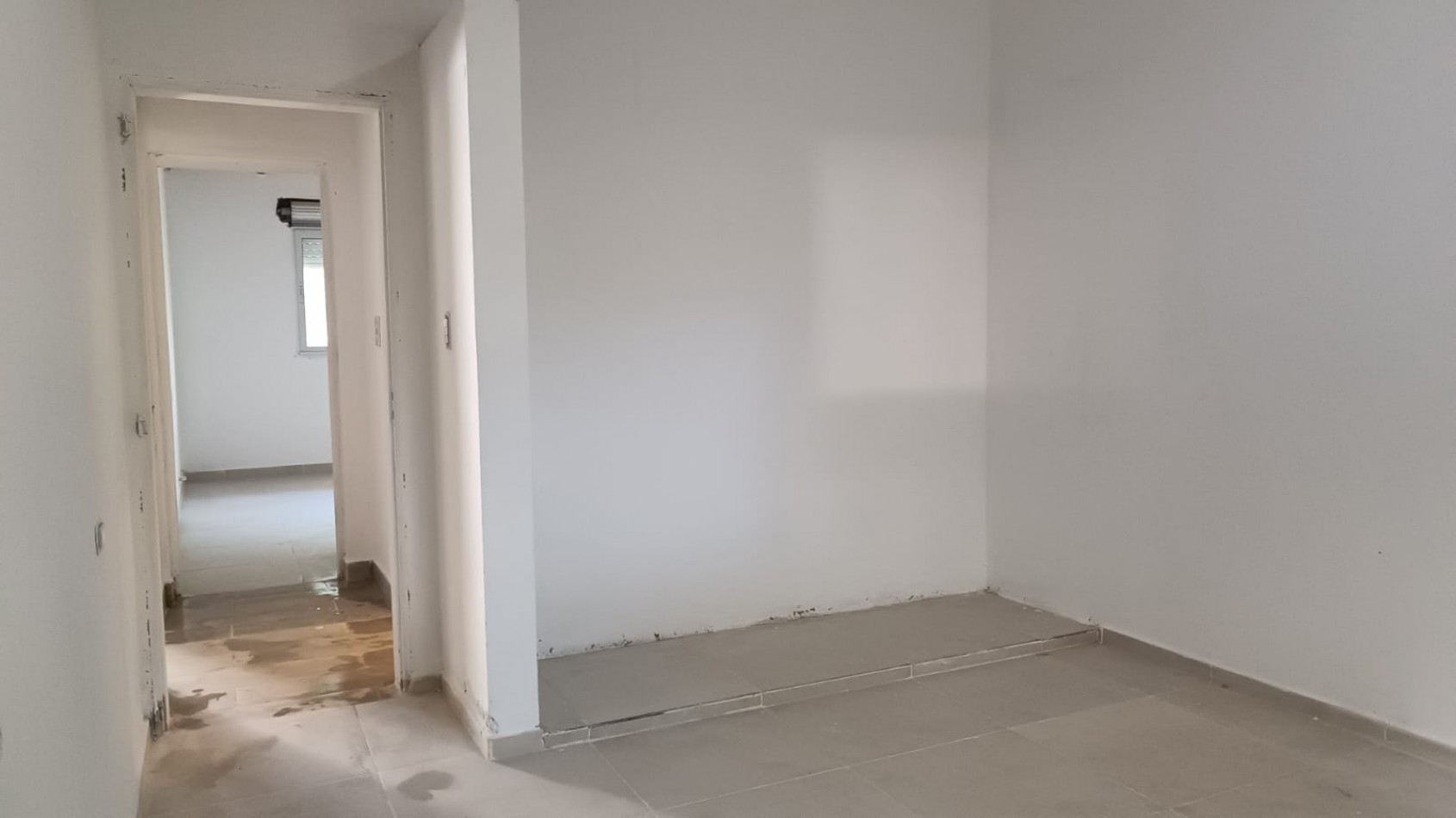 CASA DE 4 AMBIENTES CON GARAJE CUBIERTO. A ESTRENAR. SANTA CLARA
