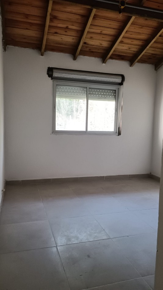 CASA DE 4 AMBIENTES CON GARAJE CUBIERTO. A ESTRENAR. SANTA CLARA
