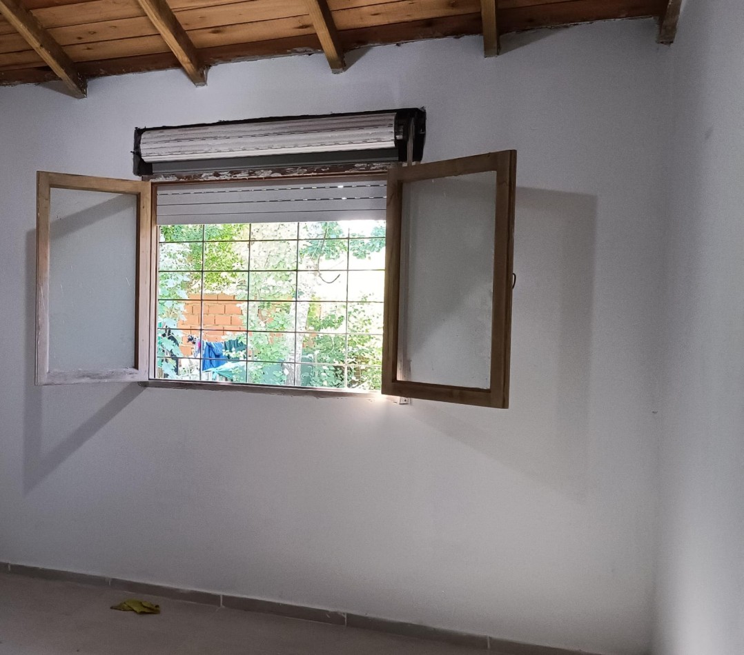 CASA DE 4 AMBIENTES CON GARAJE CUBIERTO. A ESTRENAR. SANTA CLARA