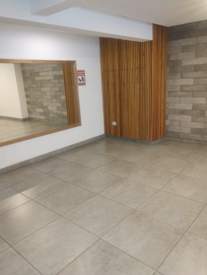 DEPARTAMENTO DE 2 AMBIENTES A LA CALLE. COLON E INDEPENDENCIA. ALQULER 24 MESES