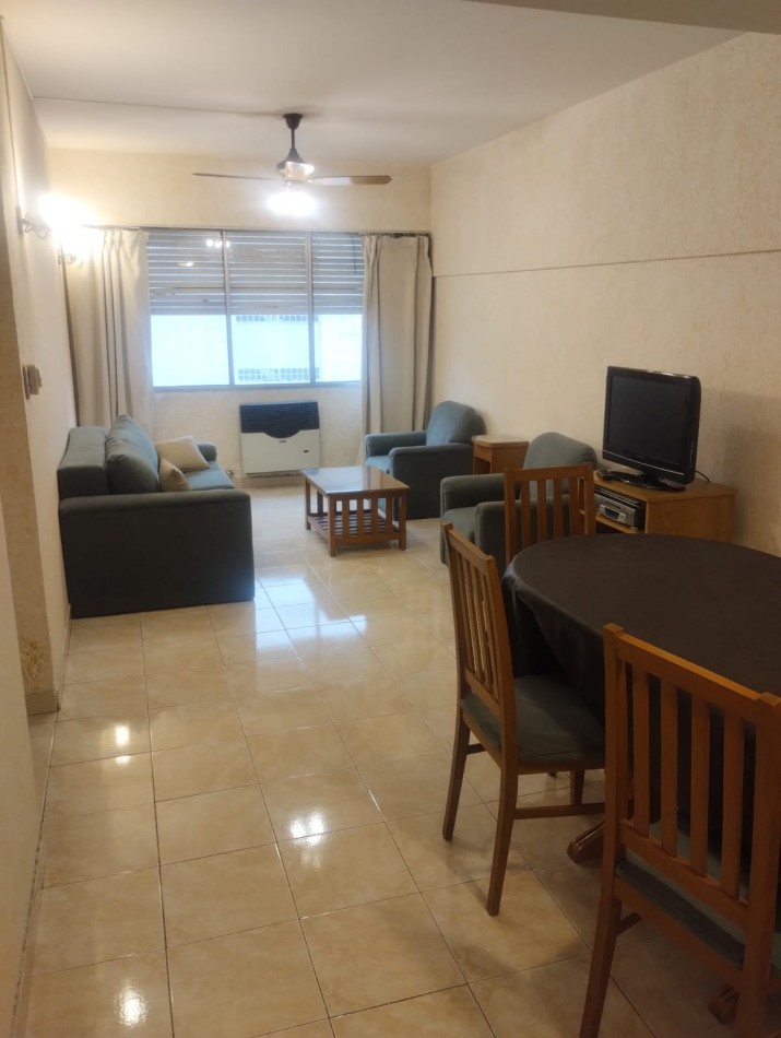 DEPARTAMENTO DE 2 AMBIENTES A LA CALLE CON MUEBLES. A METROS DE PEATONAL SAN MARTIN
