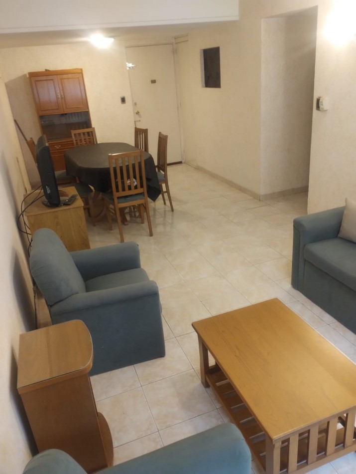 DEPARTAMENTO DE 2 AMBIENTES A LA CALLE CON MUEBLES. A METROS DE PEATONAL SAN MARTIN