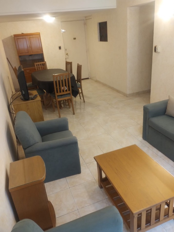 DEPARTAMENTO DE 2 AMBIENTES A LA CALLE CON MUEBLES. A METROS DE PEATONAL SAN MARTIN