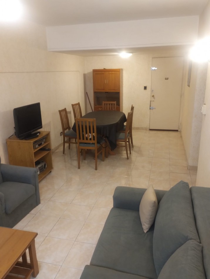 DEPARTAMENTO DE 2 AMBIENTES A LA CALLE CON MUEBLES. A METROS DE PEATONAL SAN MARTIN
