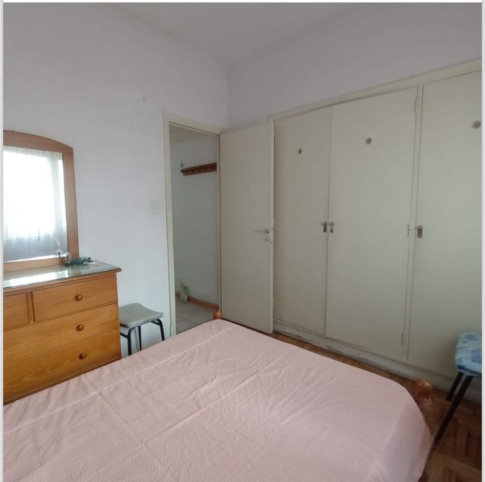 DEPARTAMENTO DE 2 AMBIENTES A LA CALLE CON BALCON SALIENTE. ZONA ALDREY