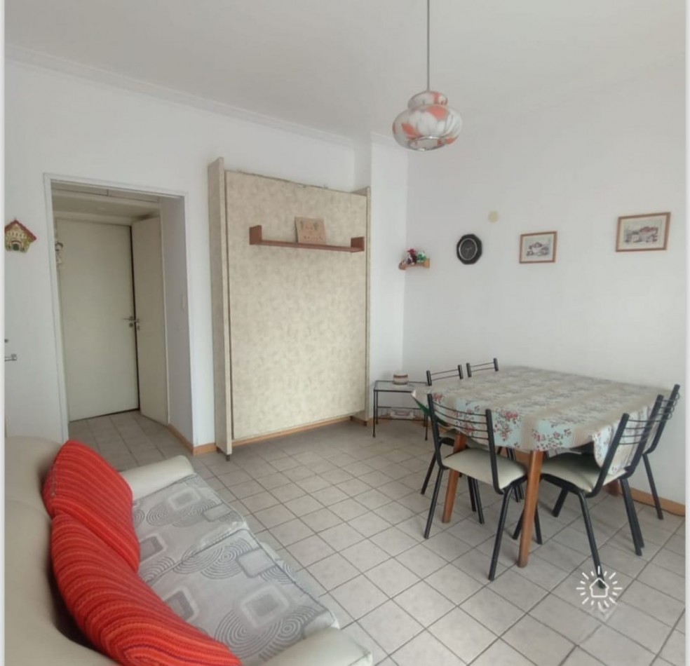 DEPARTAMENTO DE 2 AMBIENTES A LA CALLE CON BALCON SALIENTE. ZONA ALDREY