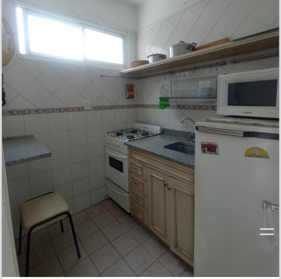 DEPARTAMENTO DE 2 AMBIENTES A LA CALLE CON BALCON SALIENTE. ZONA ALDREY