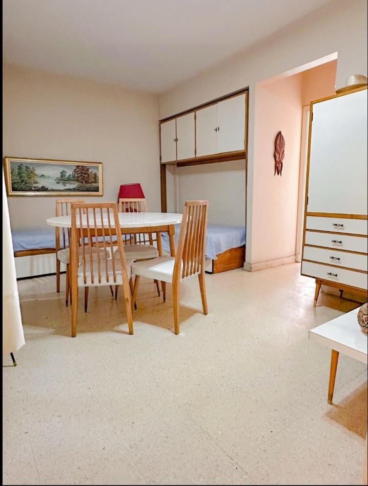 DEPARTAMENTO DE 2 AMBIENTES A LA CALLE CON BALCON. ZONA ALDREY.