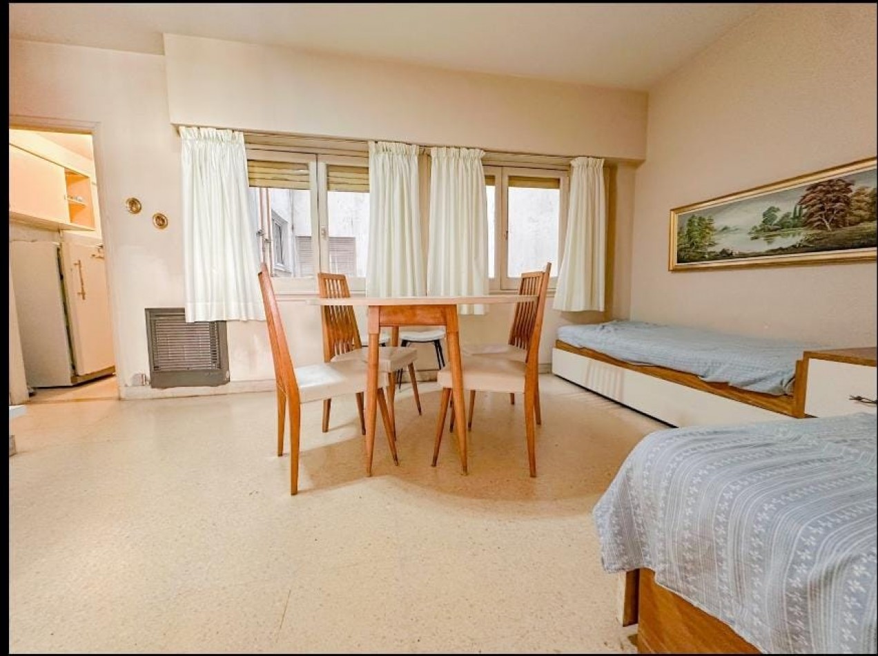 DEPARTAMENTO DE 2 AMBIENTES A LA CALLE CON BALCON. ZONA ALDREY.