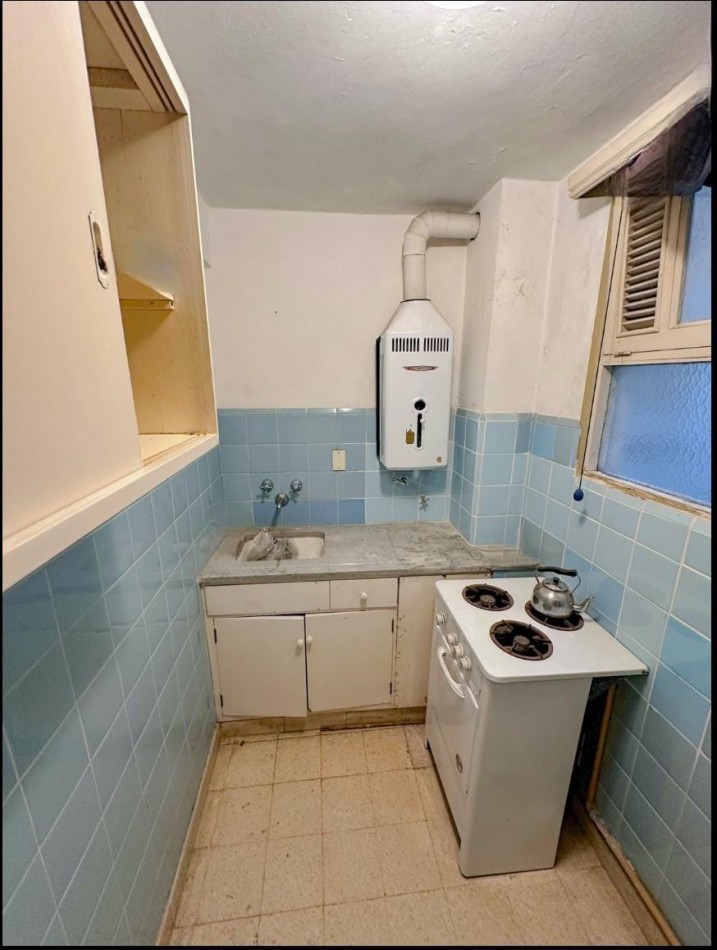 DEPARTAMENTO DE 2 AMBIENTES A LA CALLE CON BALCON. ZONA ALDREY.