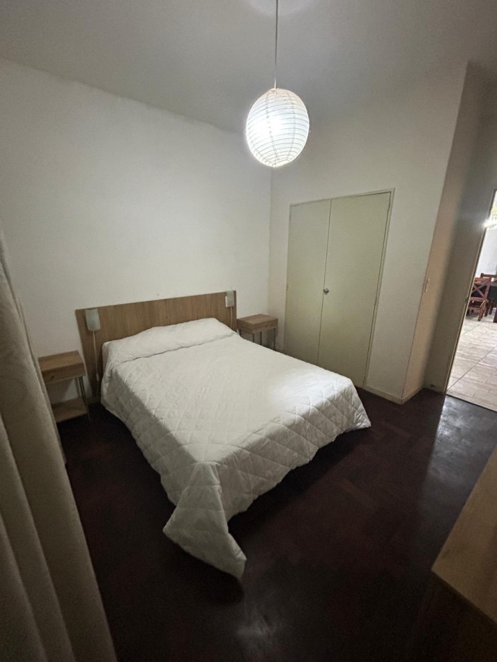 DEPARTAMENTO DE 2 AMBIENTES CON BALCON SALIENTE A LA CALLE. ZONA ALDREY