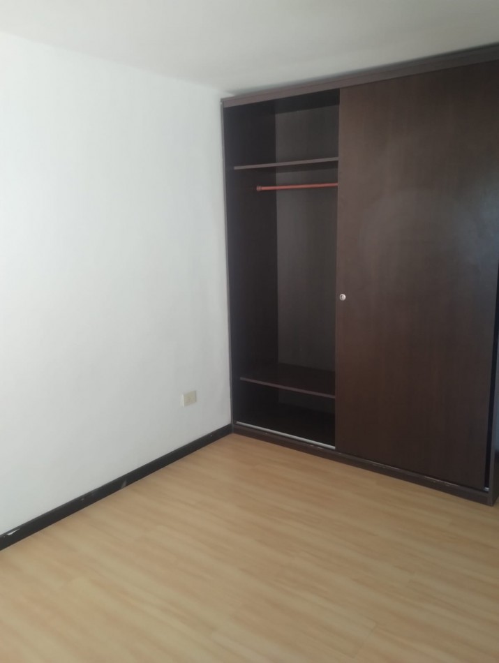 PH DE 3 AMBIENTES. PRIMER PISO POR ESCALERA. ESPACIO DE COCHERA. VILLA PRIMERA.