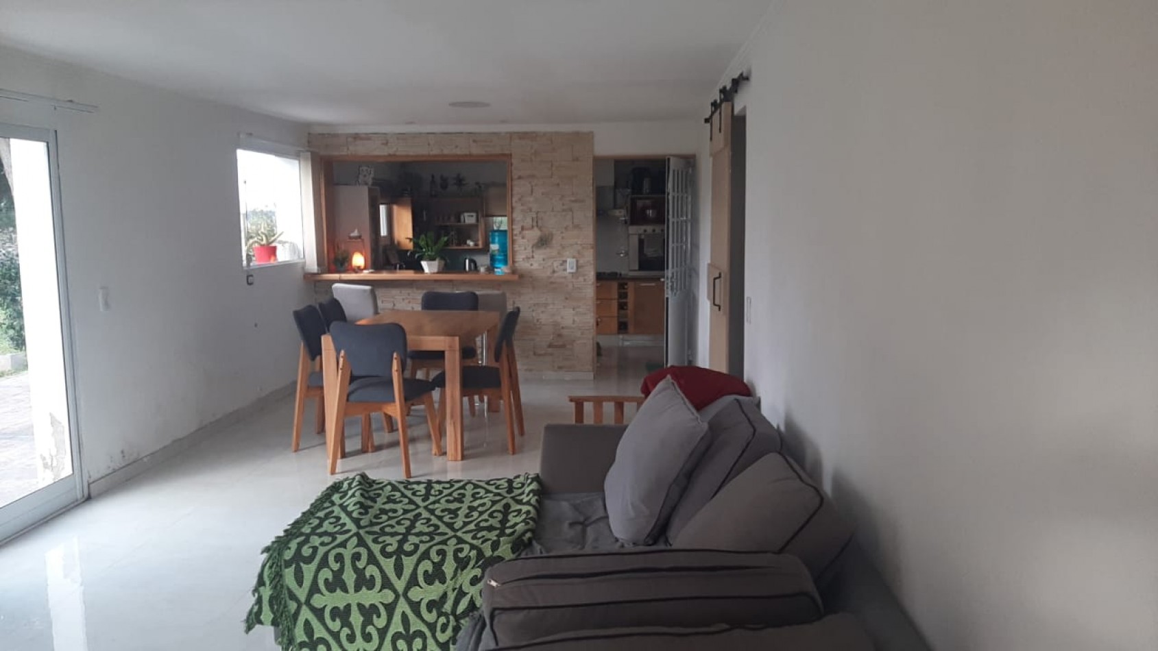 CASA DE 4 AMBIENTES EN BARRIO COSTA DEL SOL