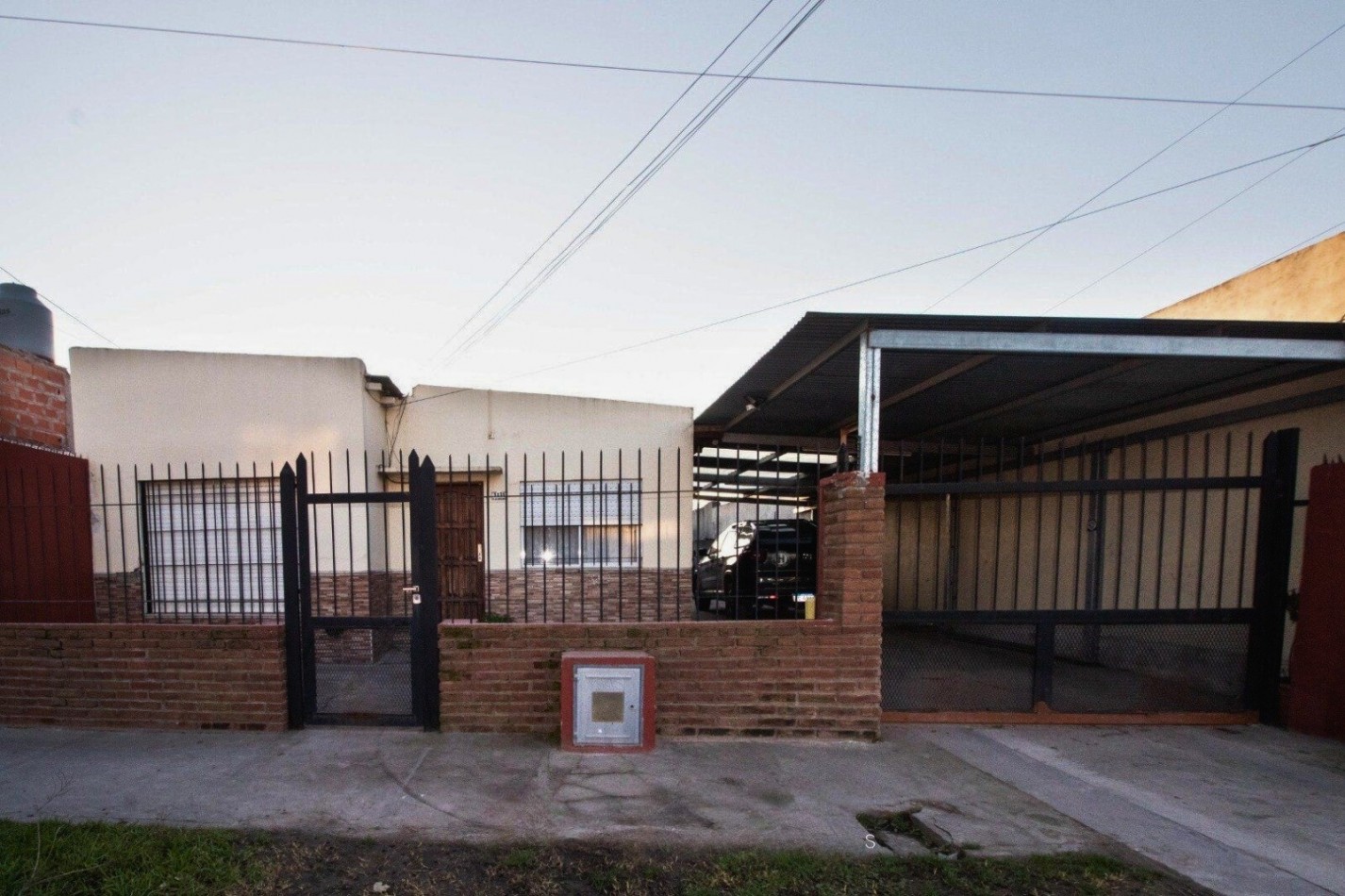 COMPLEJO DE CUATRO UNIDADES BARRIO SANTA RITA. IDEAL RENTAS. ESCUCHA PROPUESTAS. EN BLOCK