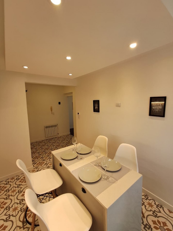 DEPARTAMENTO DE 3 AMBIENTES EXTERNO. RECICLADO A NUEVO. 