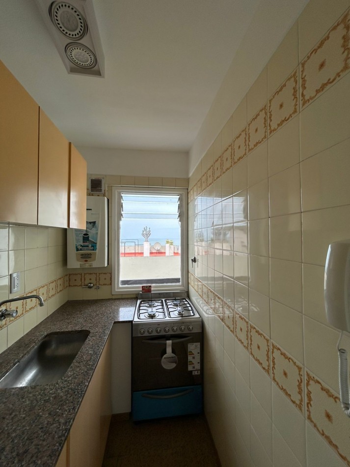 MONOAMBIENTE CON BALCON SALIENTE Y VISTA AL MAR. DIAGONAL ALBERDI