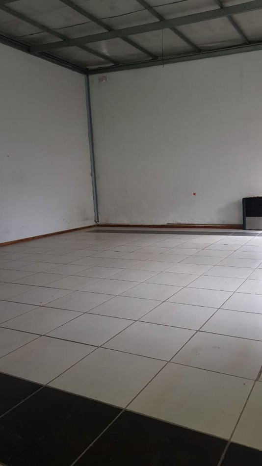 IMPORTANTE LOCAL COMERCIAL. SOBRE AVENIDA LIBERTAD ENTRE FRANCIA Y JARA