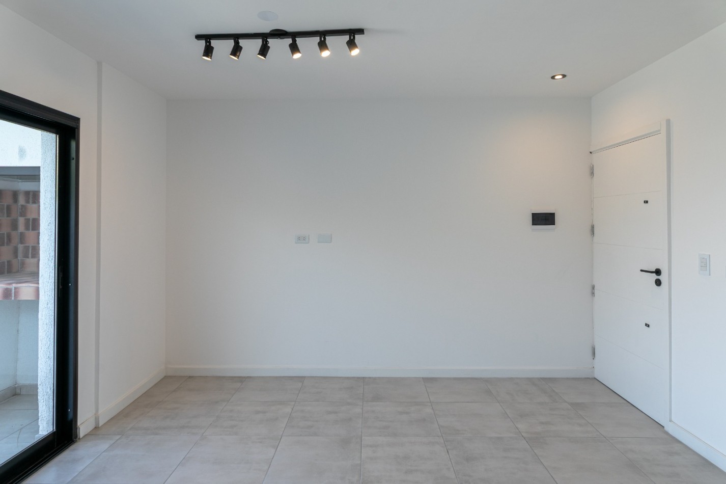 DEPARTAMENTO DE 2 AMBIENTES CON TERRAZA Y PARRILLA.