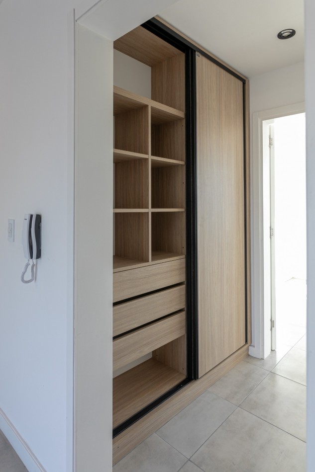 DEPARTAMENTO DE 2 AMBIENTES CON TERRAZA Y PARRILLA.