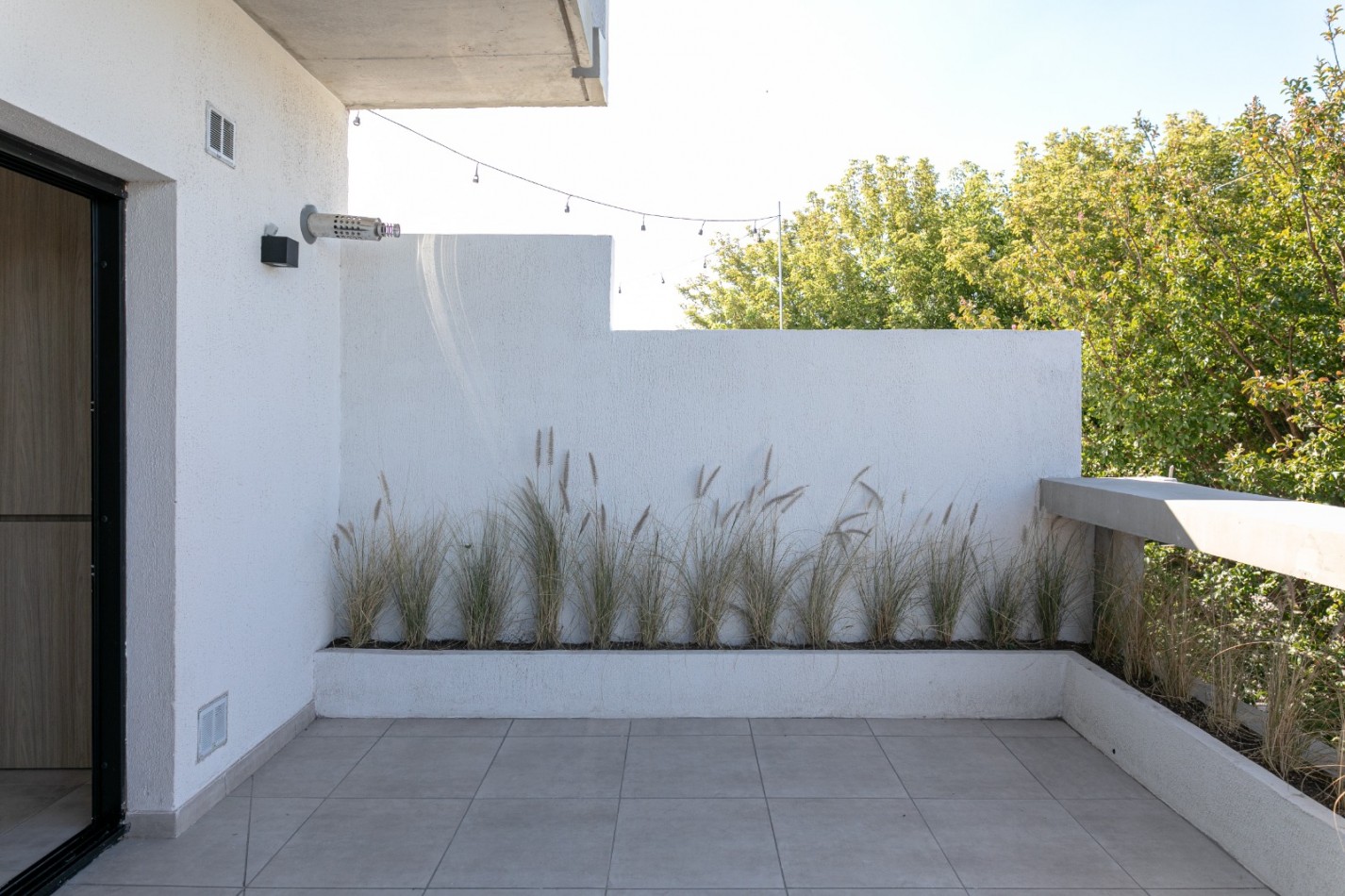 DEPARTAMENTO DE 2 AMBIENTES CON TERRAZA Y PARRILLA.