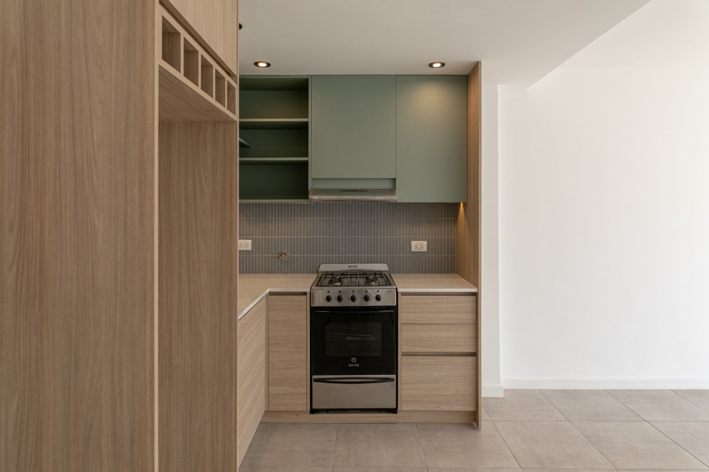 DEPARTAMENTO DE 2 AMBIENTES EN PLANTA BAJA CON JARDIN Y PARRILLA.