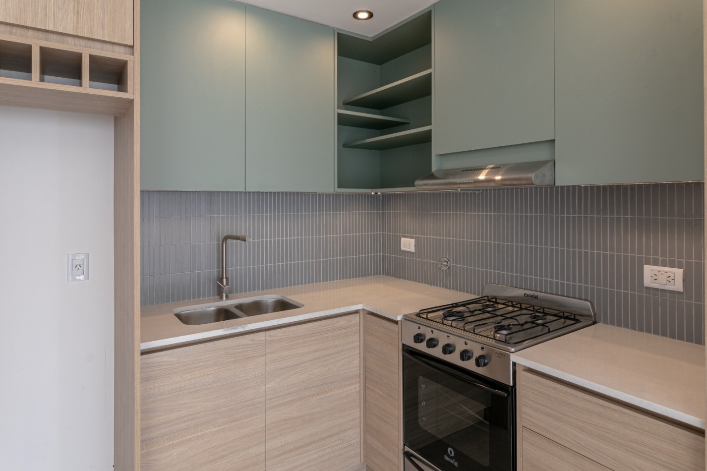 DEPARTAMENTO DE 2 AMBIENTES EN PLANTA BAJA CON JARDIN Y PARRILLA.