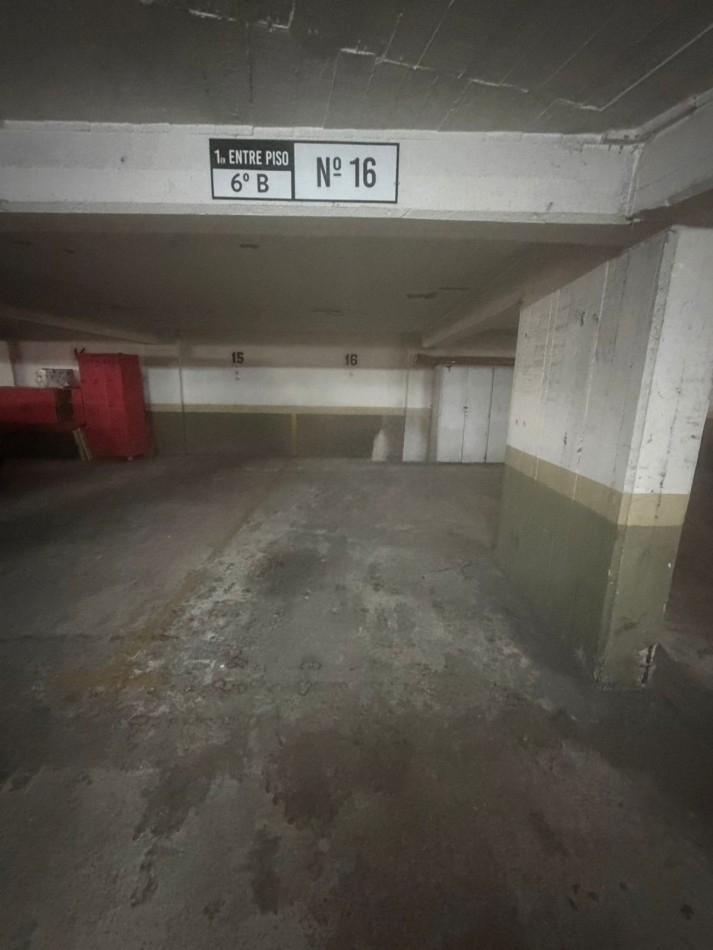 DEPARTAMENTO DE 3 AMBIENTES CON VISTA PLENA AL MAR, BALCON SALIENTE Y COCHERA FIJA. 