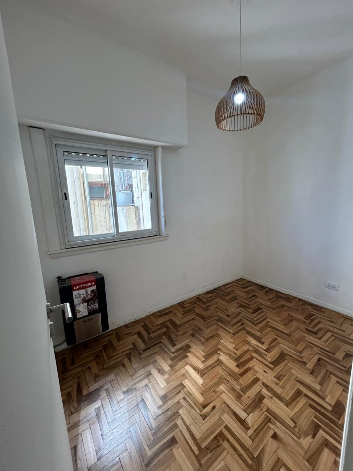 DEPARTAMENTO DE 3 AMBIENTES EN CHAUVIN. CONTRAFRENTE LUMINOSO. 