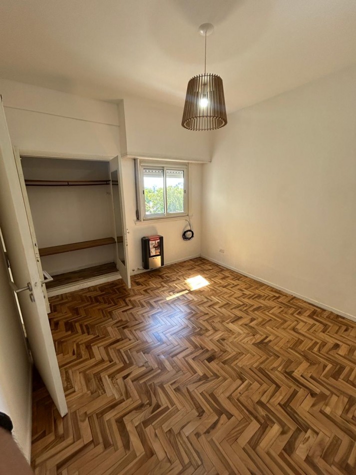 DEPARTAMENTO DE 3 AMBIENTES EN CHAUVIN. CONTRAFRENTE LUMINOSO. 