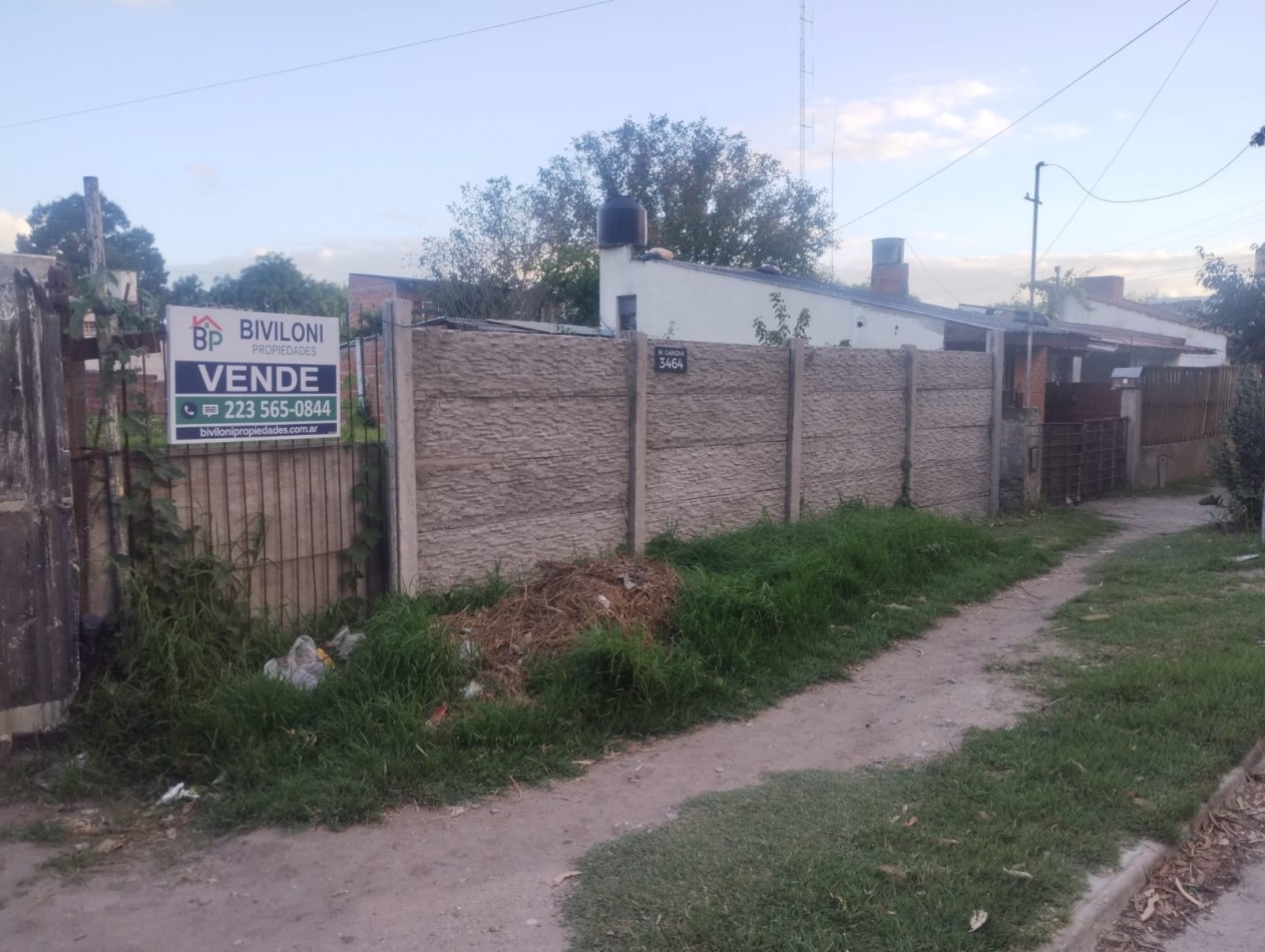 AMPLIO LOTE A METROS DE AVENIDA FRAY LUIS BELTRAN. ZONA CON COMERCIOS Y MEDIOS DE TRANSPORTE. TIENE ESCRITURA