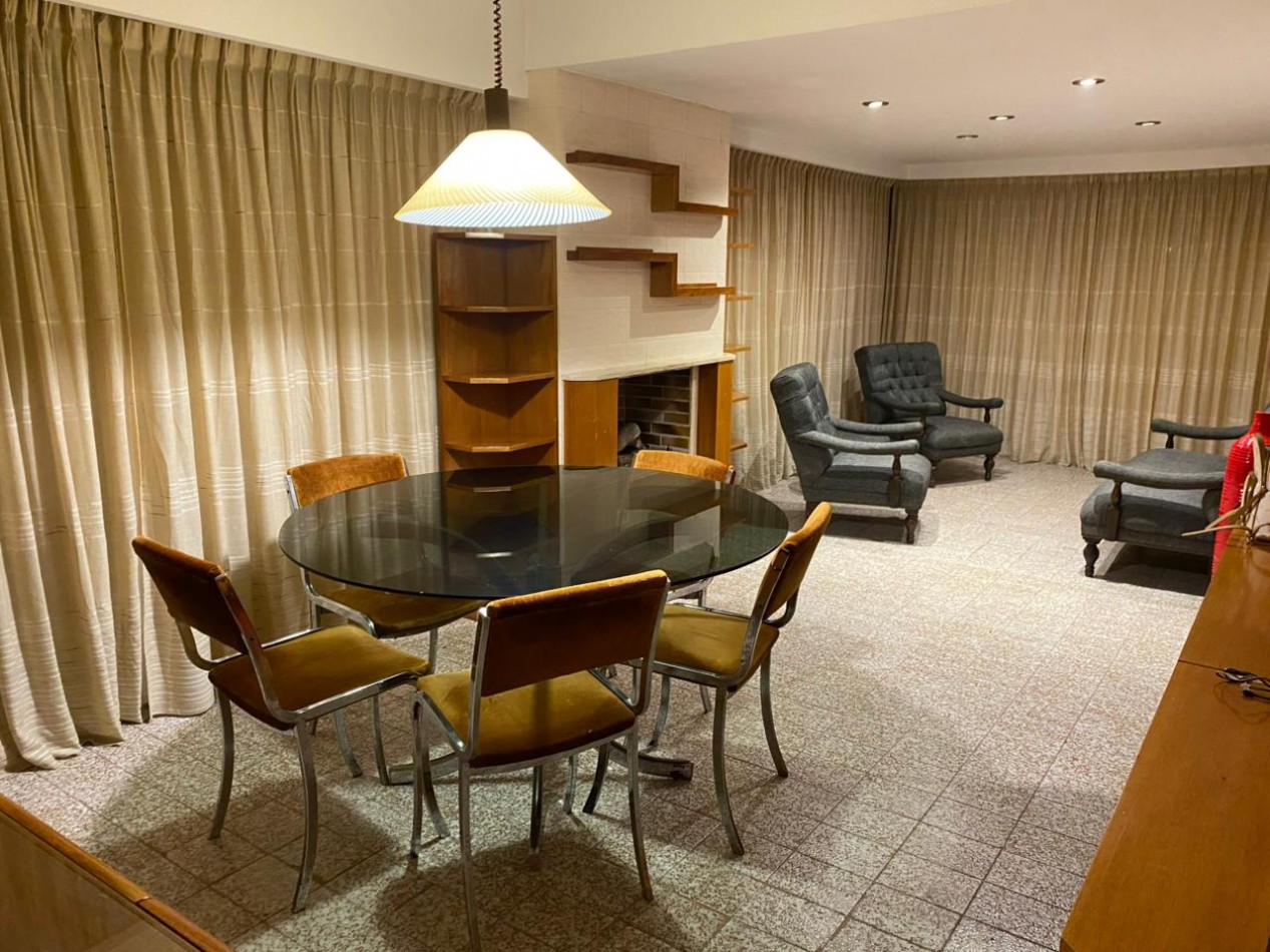 DEPARTAMENTO DE 4 AMBIENTES Y 3 BAÑOS. VISTA PLENA AL MAR. MIRAMAR. PERMUTA POR PROPIEDAD EN MAR DEL PLATA