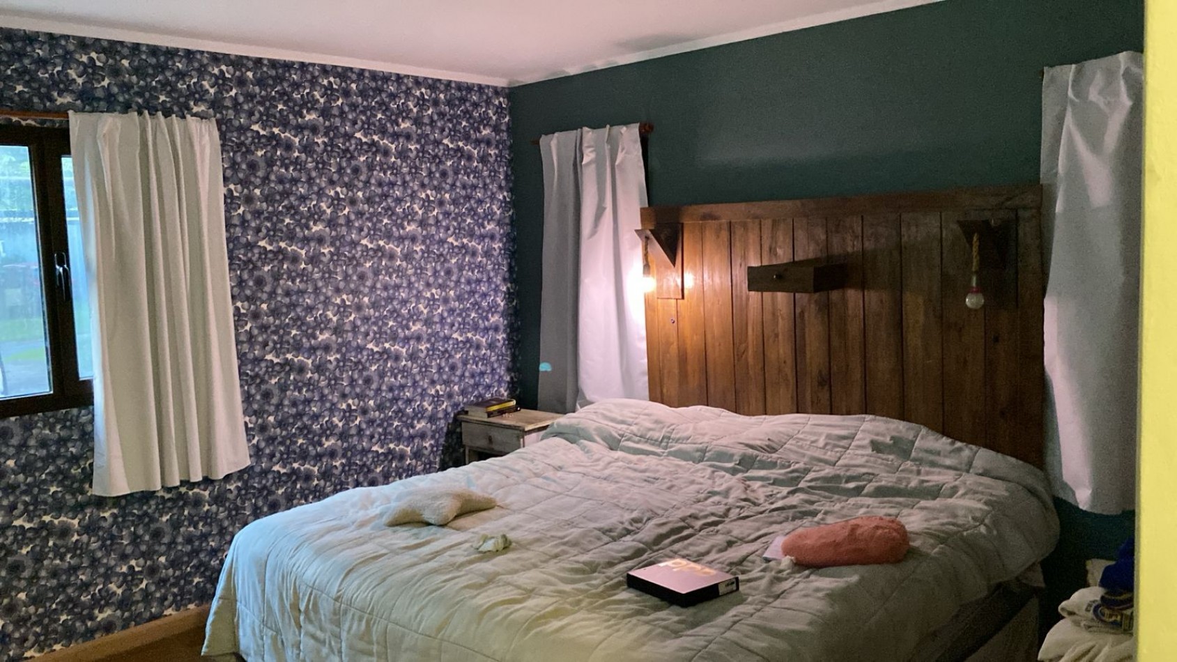 IMPECABLE  PROPIEDAD DE 4 AMBIENTES CON PISCINA. ARENAS DEL SUR.