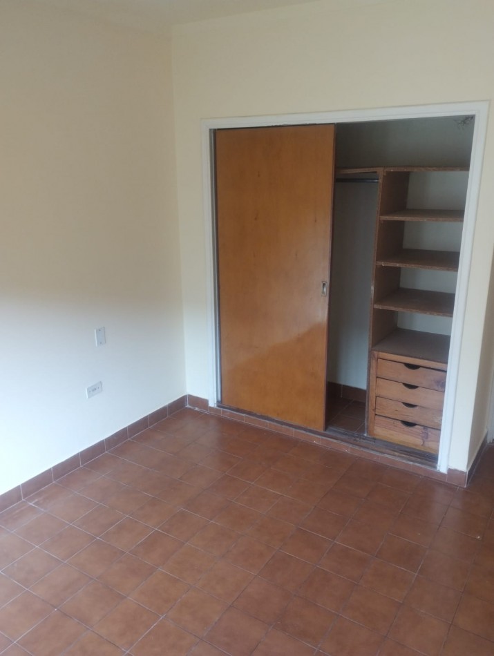 PH DE 2 AMBIENTES CON AMPLIO PARQUE. CHACO Y LIBERTAD. IMPECABLE ESTADO