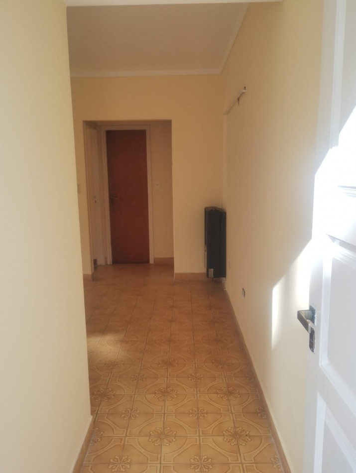 PH DE 2 AMBIENTES CON AMPLIO PARQUE. CHACO Y LIBERTAD. IMPECABLE ESTADO