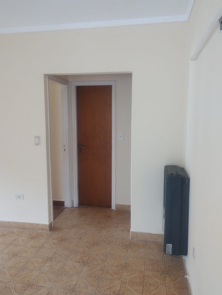 PH DE 2 AMBIENTES CON AMPLIO PARQUE. CHACO Y LIBERTAD. IMPECABLE ESTADO