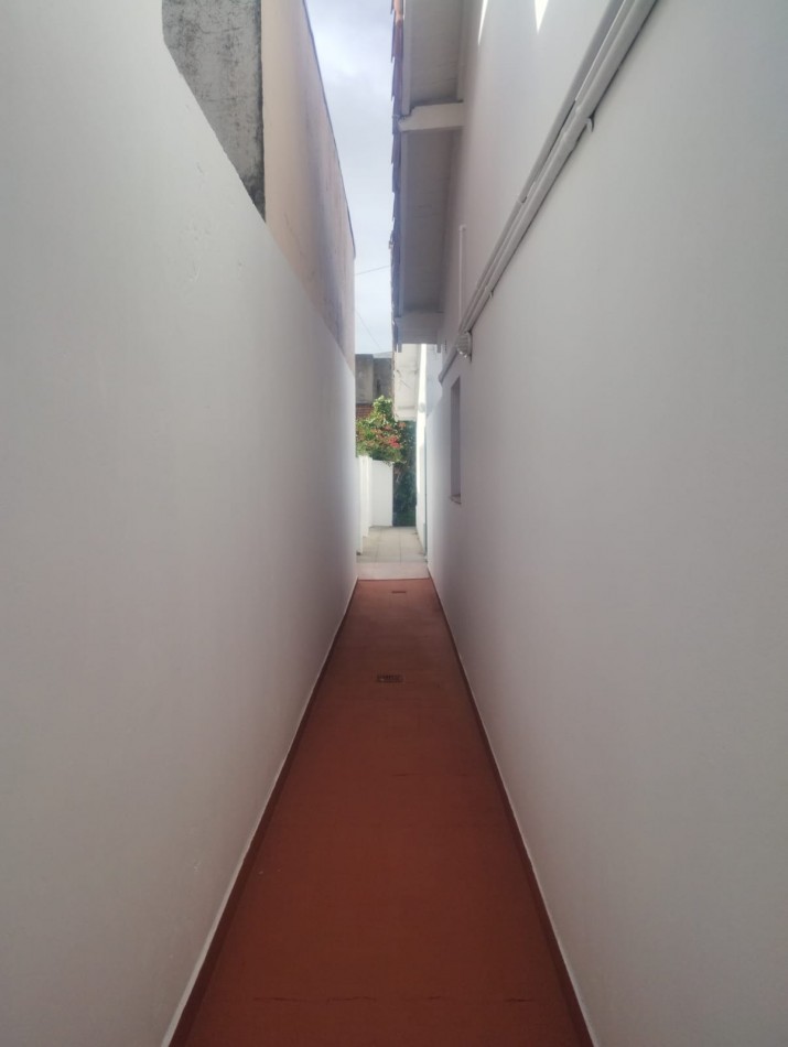 PH DE 2 AMBIENTES CON AMPLIO PARQUE. CHACO Y LIBERTAD. IMPECABLE ESTADO