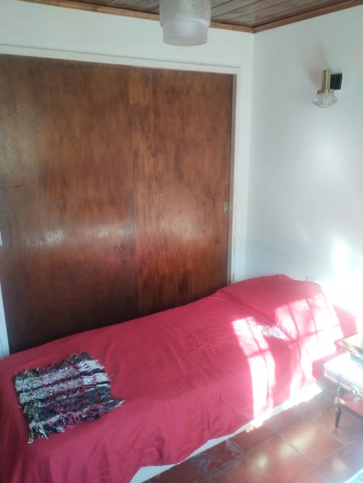 CASAQUINTA DE 4 AMBIENTES CON GALPONES A RECICLAR. BARRIO EL CASAL. OPORTUNIDAD