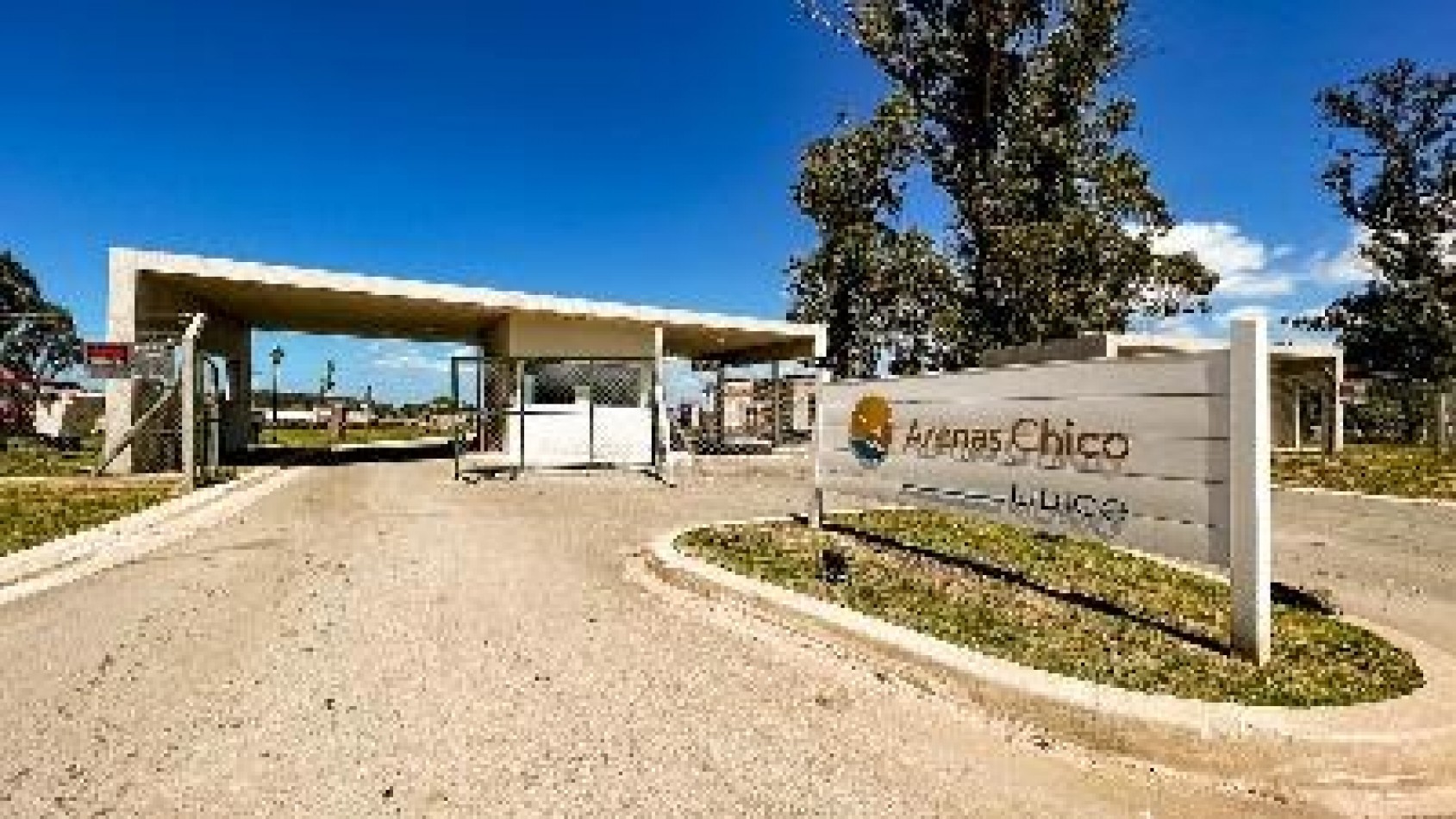 IMPERDIBLE. LOTE EN BARRIO ARENAS CHICO. 700 METROS CUADRADOS