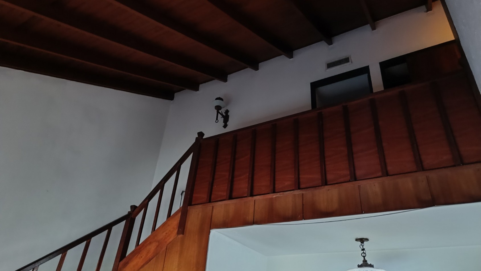 CHALET DE 4 AMBIENTES CON GARAJE Y PATIO CON PISCINA. QUILMES PROVINCIA DE BUENOS AIRES. 