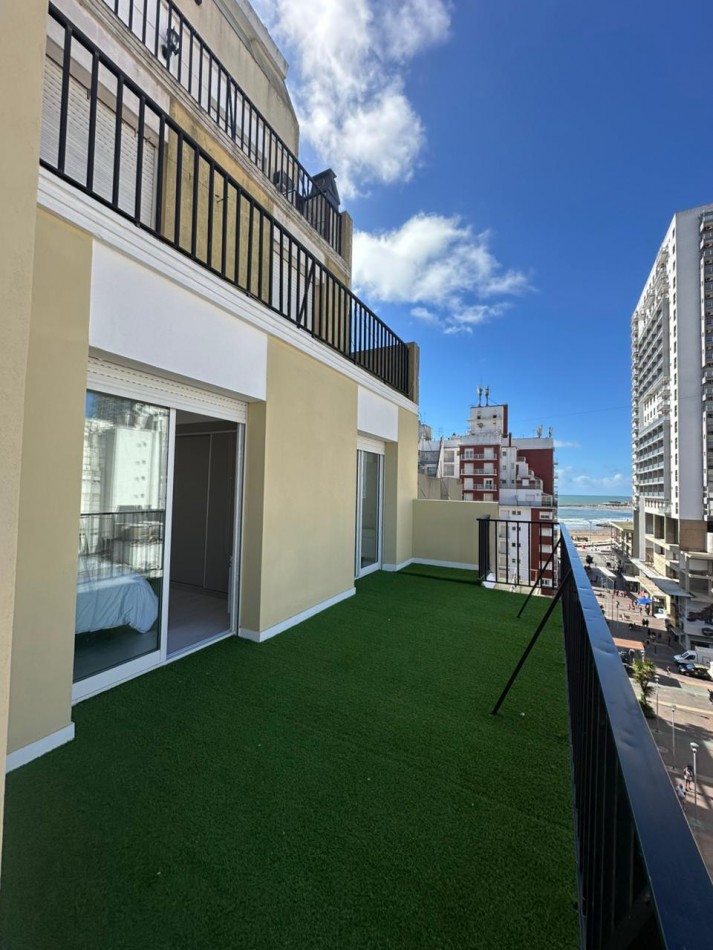 DEPARTAMENTO DE 4 AMBIENTES SOBRE PEATONAL SAN MARTIN. IDEAL OFICINAS O VIVIENDA. RECICLADO A NUEVO