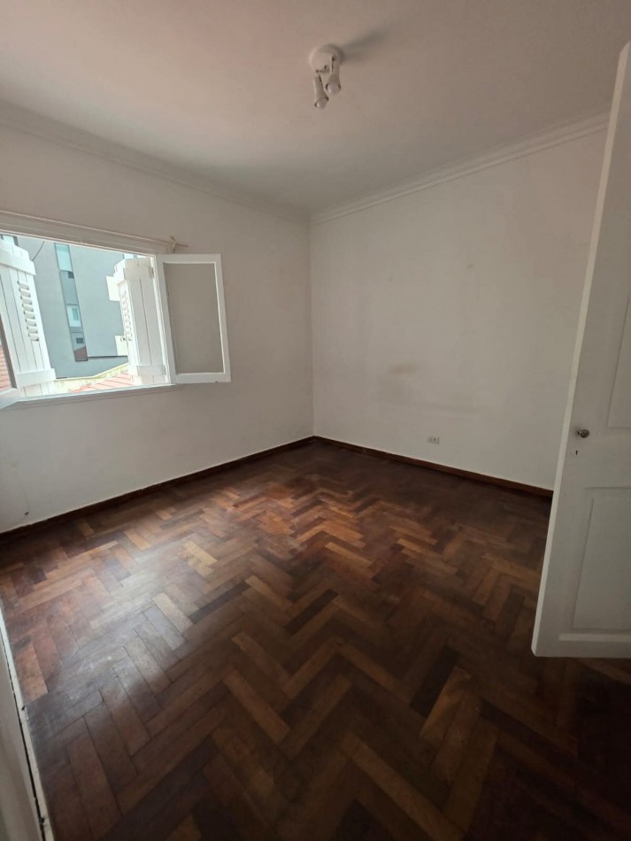 ALQUILER 24 MESES. PH 3 AMBIENTES CON DEPENDENCA EN PLANTA ALTA. ZONA GUEMES