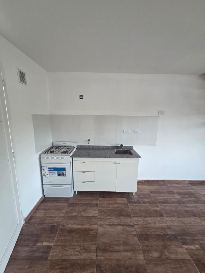 PH EN VENTA. 3 AMBIENTES A ESTRENAR. PRIMER PISO POR ESCALERA. DON BOSCO