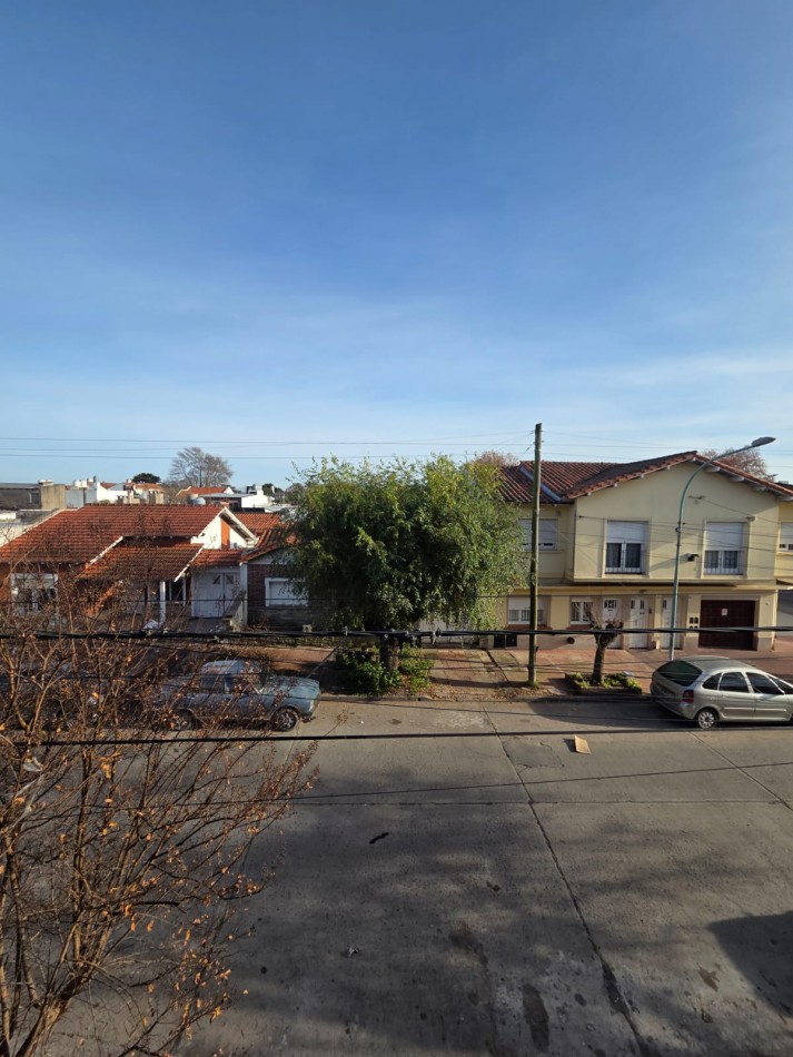 PH EN VENTA. 3 AMBIENTES A ESTRENAR. PRIMER PISO POR ESCALERA. DON BOSCO